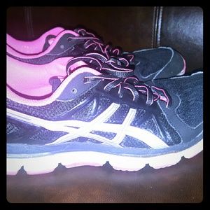 ASICS gel pink and black size 8 reposh